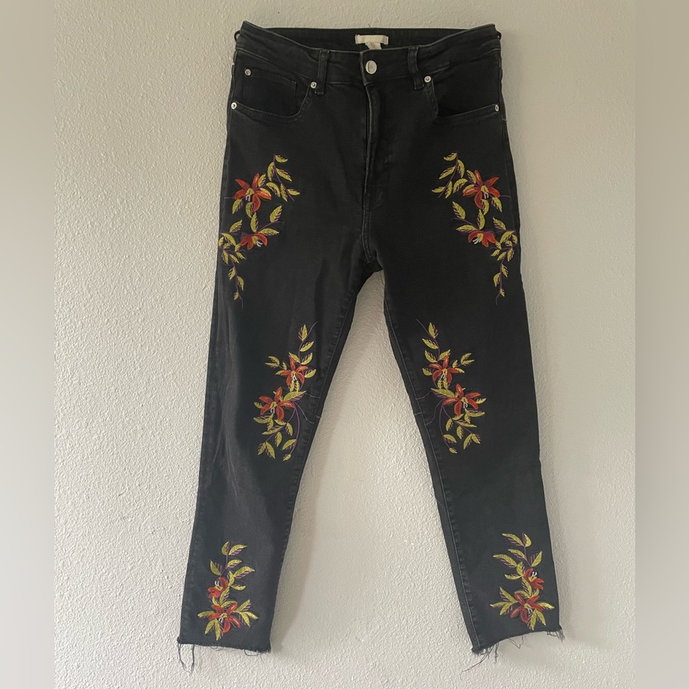 EMBROIDERED FLORAL BLACK JEANS- SIZE 10